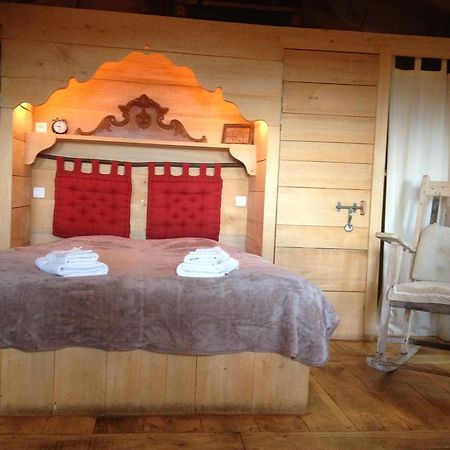 Les Cabanes Du Tertre Urval Ngoại thất bức ảnh