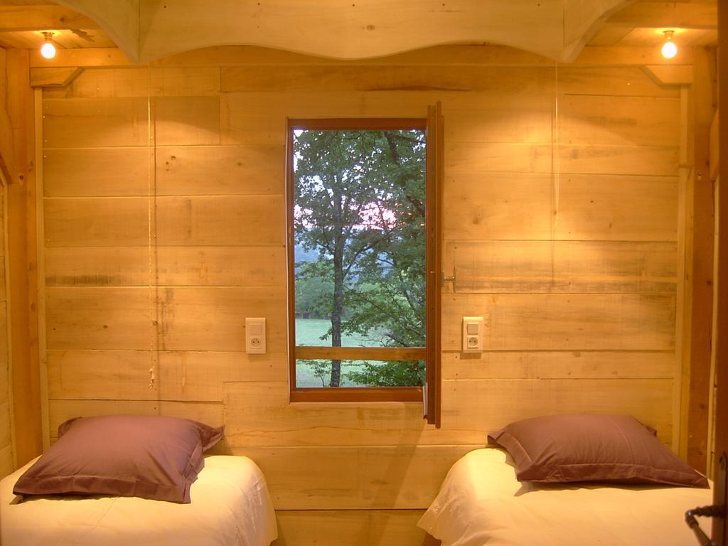 Les Cabanes Du Tertre Urval Ngoại thất bức ảnh